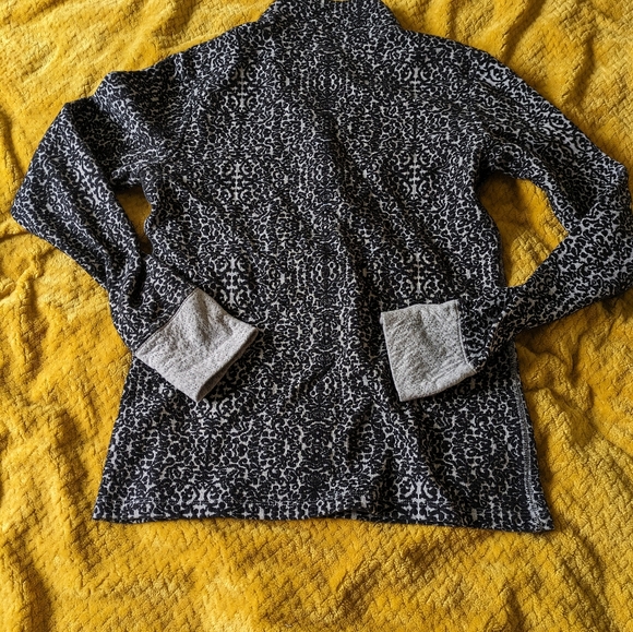 Kavu Lopez black and grey Printed Henley Pullover Sweatshirt size M - Picture 4 of 4